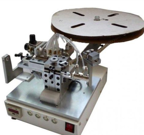端子機廠家的壓著機在穿線時怎么操作的？